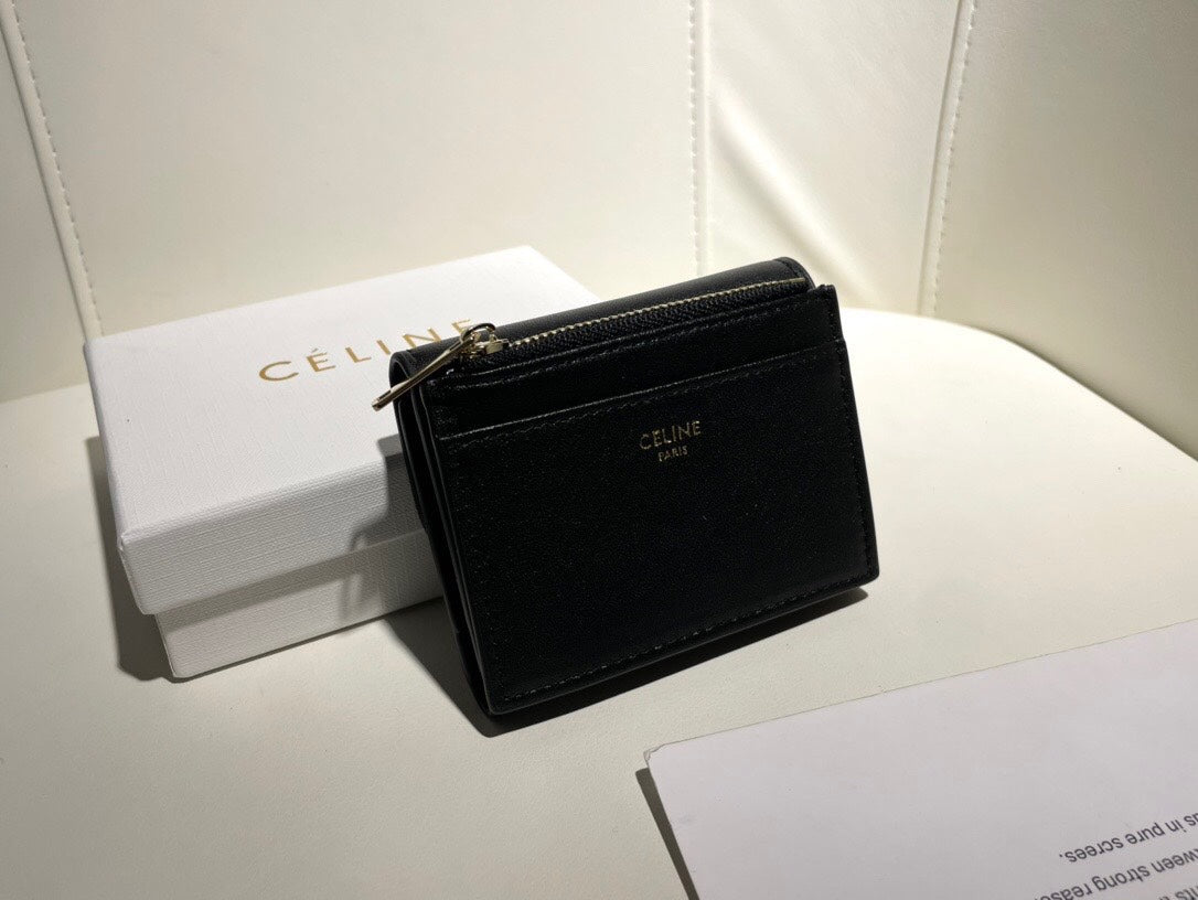 【セリーヌ】大人気 三折財布どんなシーンでも大活躍 実用性抜群の一品!