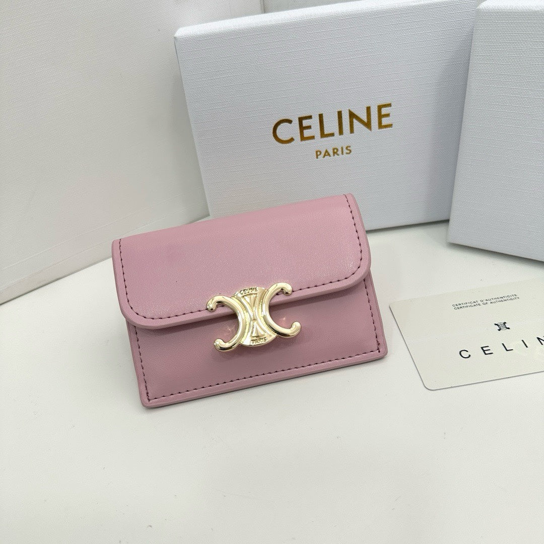 【セリーヌ】 新作上質なレザーで高級感満載!