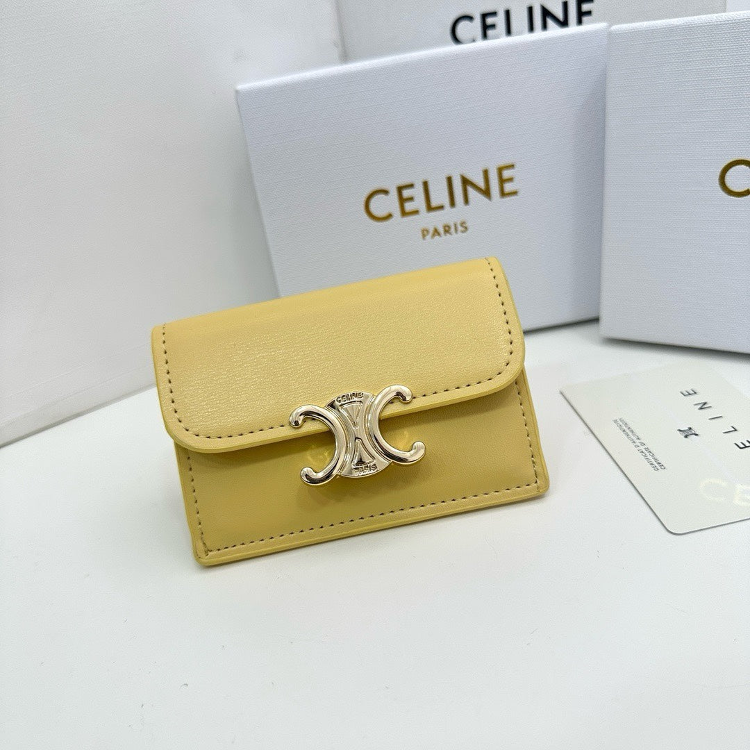 【セリーヌ】 新作上質なレザーで高級感満載!