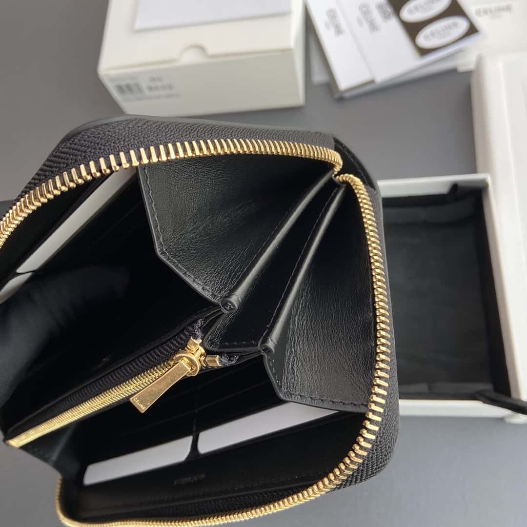 【セリーヌ】新作 人気商品ラージ ジップウォレットキュイルトリオンフ