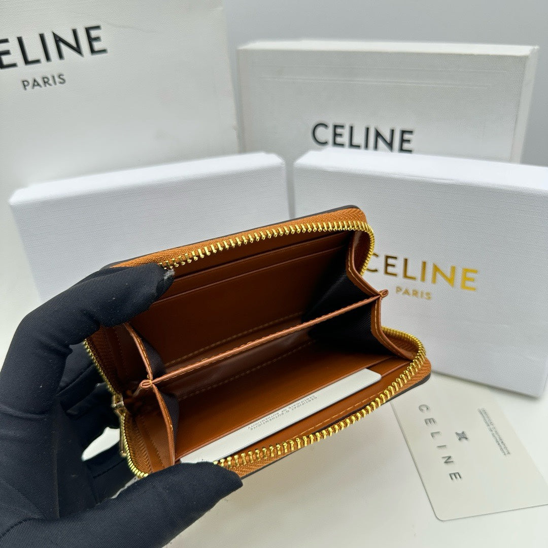 【セリーヌ】春夏シーズン必見!大人の洗練スタイル