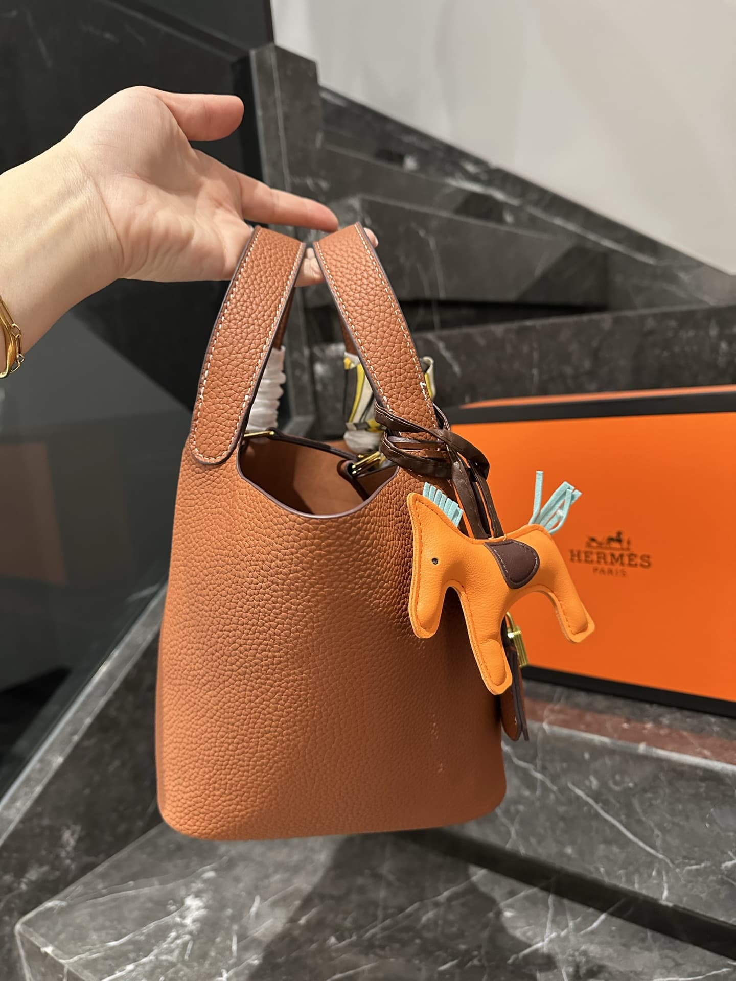 【エルメス】入手困難なピコタンロックPM18+内袋+ポニーペンダント+スカーフ