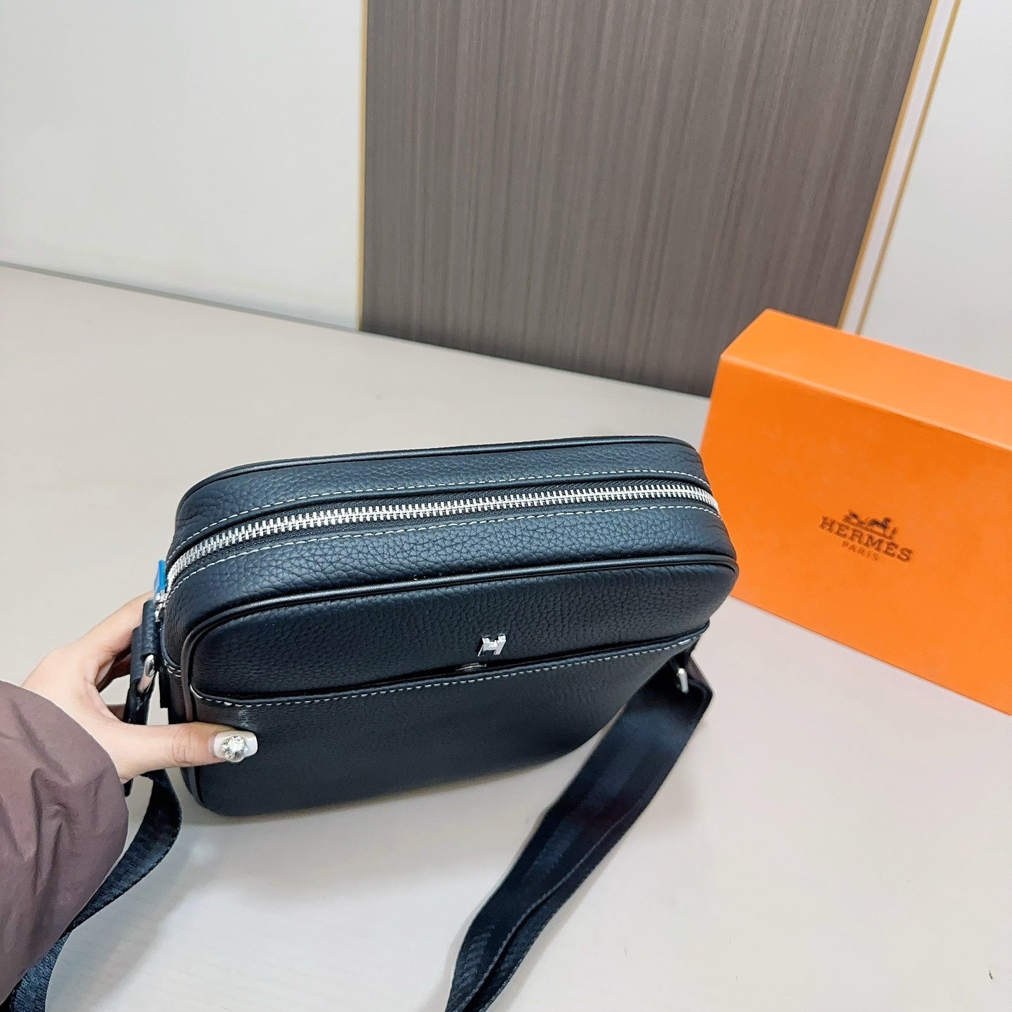 【エルメス】ユニセックス ブラックメッセンジャーバッグ(送料無料)