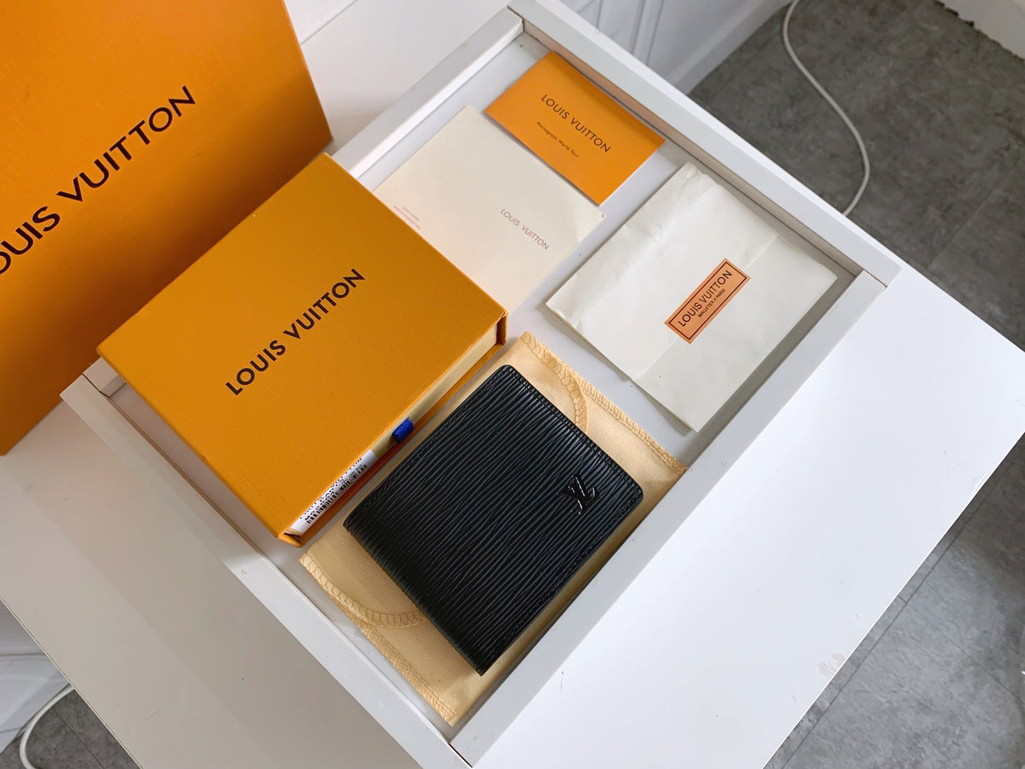 【ルイ・ヴィトン】大人気☆ショートウォレット|コンパクトで収納便利!