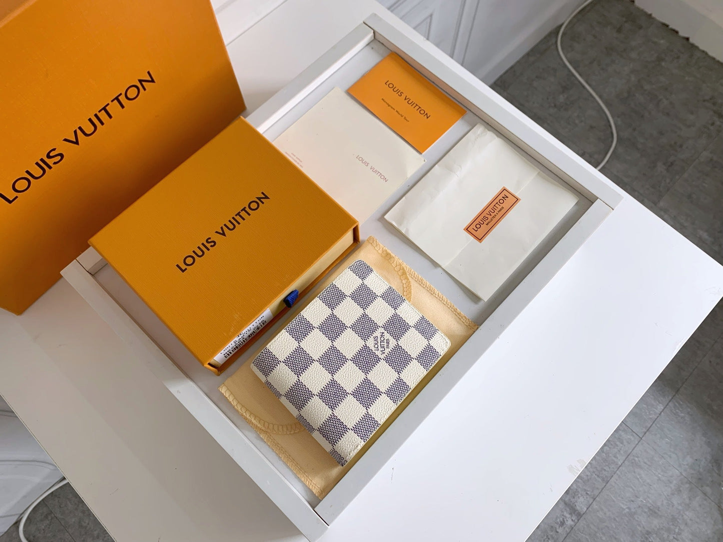 【ルイ・ヴィトン】大人気☆ショートウォレット|コンパクトで収納便利!